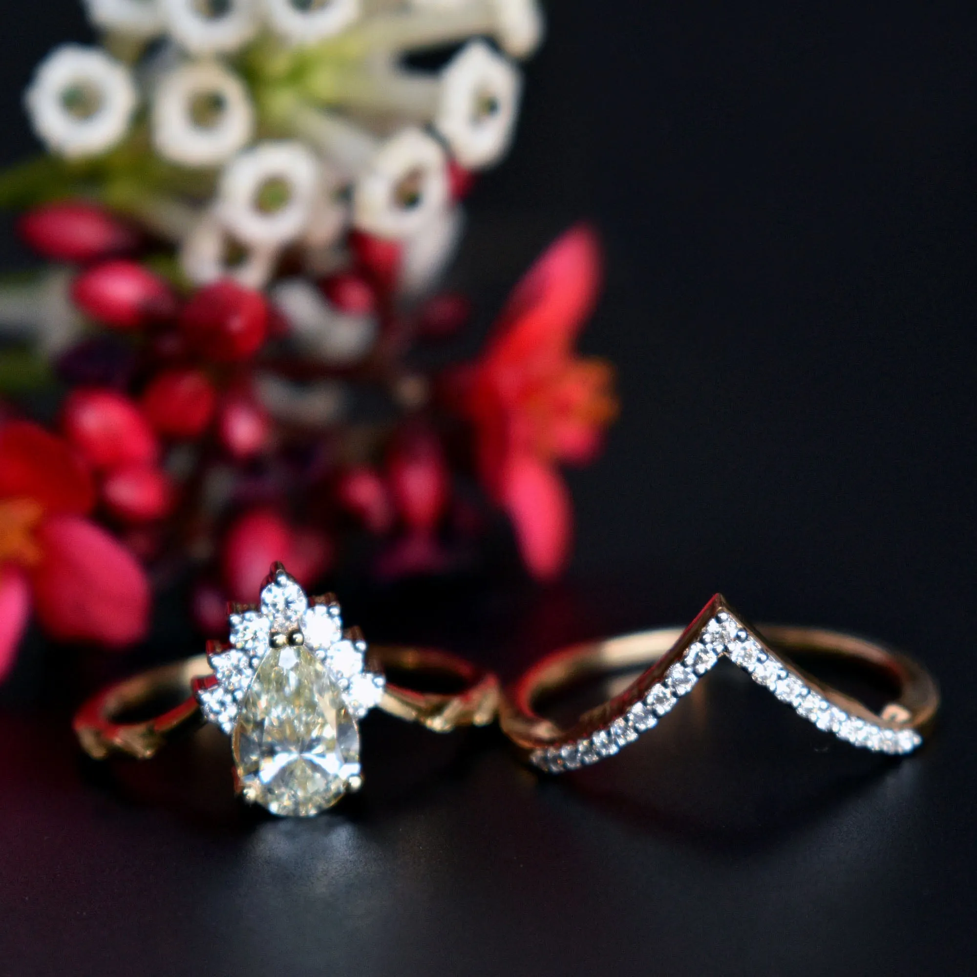 1 Carat Pear Diamond Crossover Bridal Wedding Ring Set