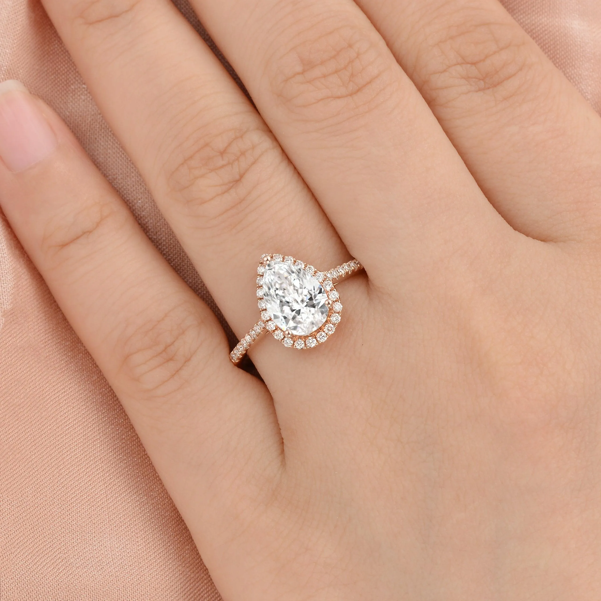 1.0-2.0ct Pear Shaped Lab Grown Diamond Classic Halo Gold Ring