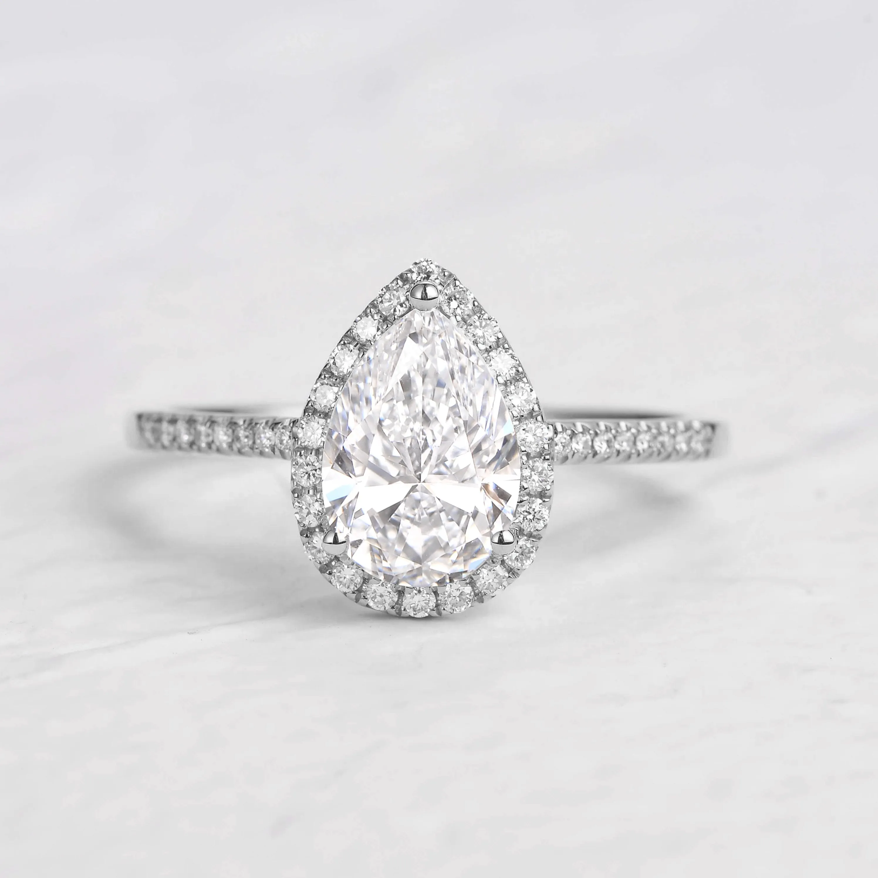 1.0-2.0ct Pear Shaped Lab Grown Diamond Classic Halo Gold Ring