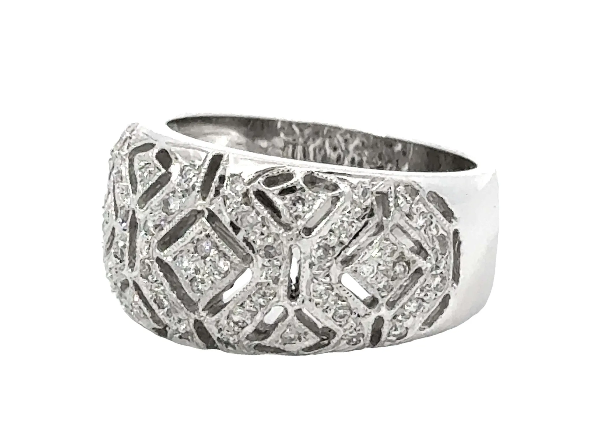 14k White Gold Concave Band Diamond Ring