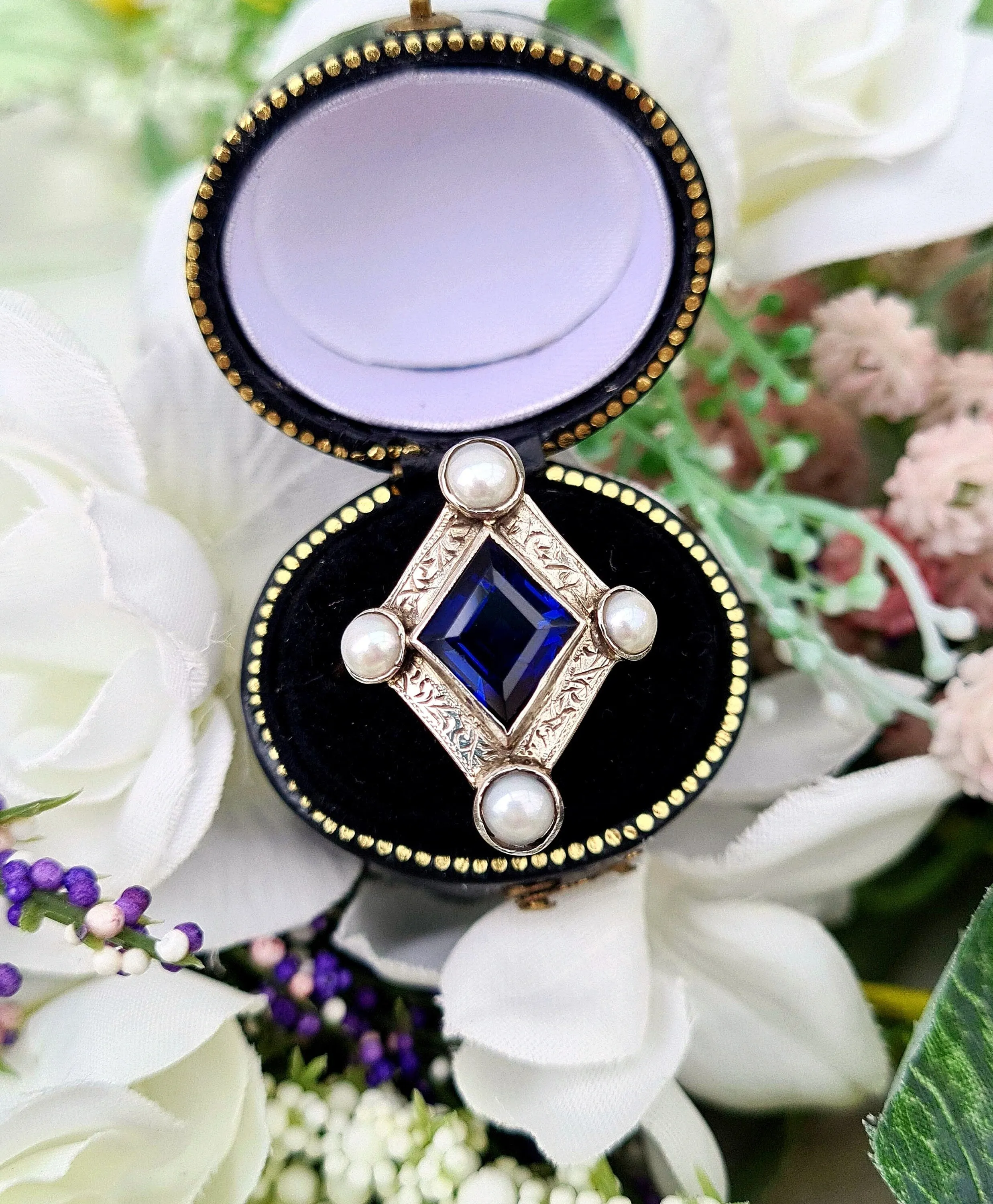 Antique Art Deco 18ct Gold Royal Blue Sapphire & White Pearl Statement Ring / Size Q 1/2 or 8.5