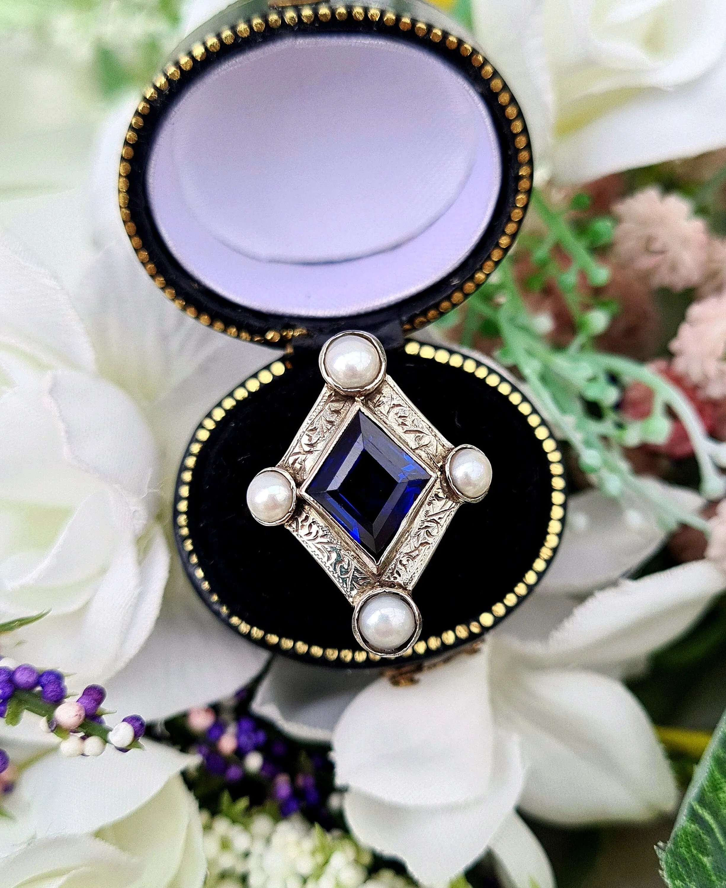 Antique Art Deco 18ct Gold Royal Blue Sapphire & White Pearl Statement Ring / Size Q 1/2 or 8.5
