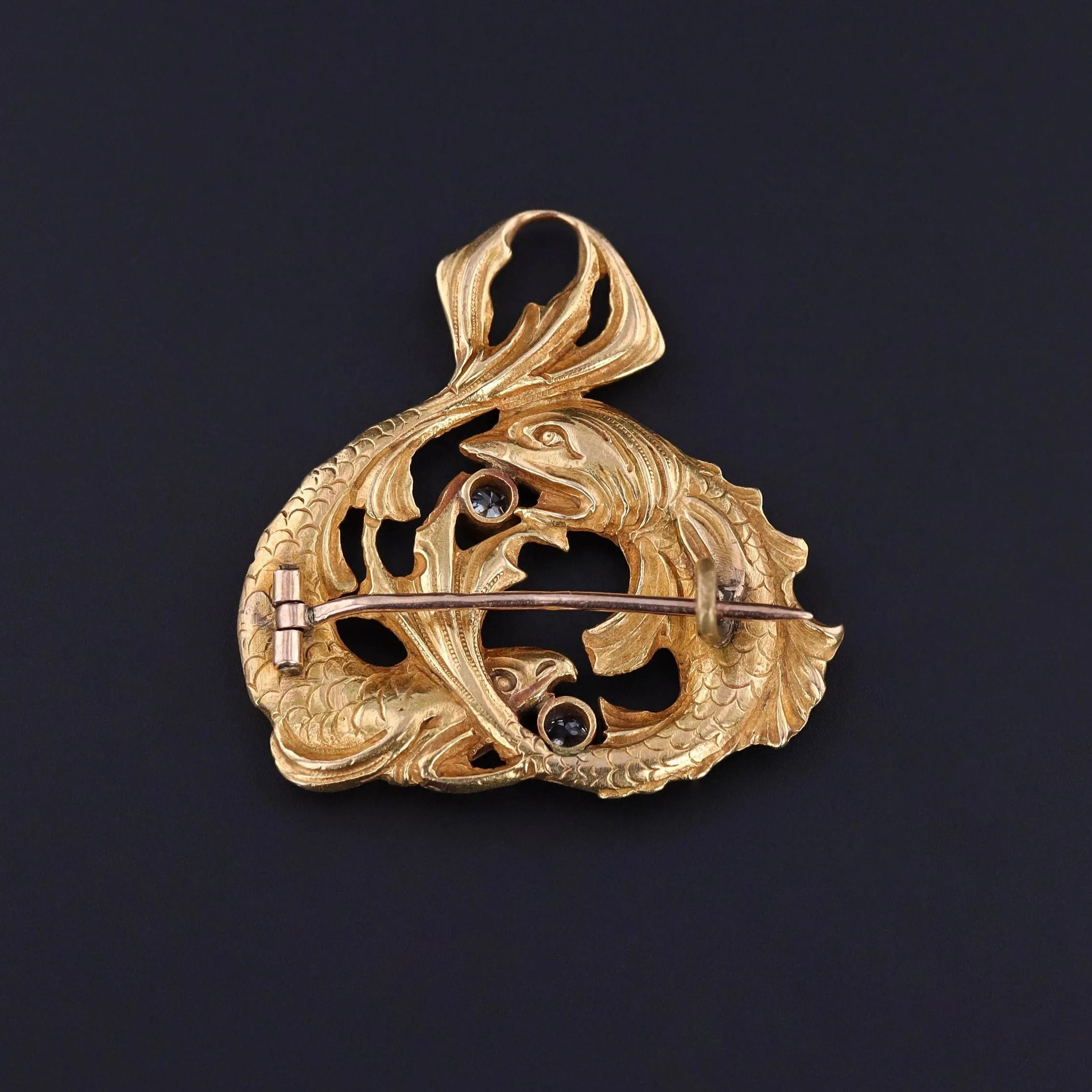 Art Nouveau Pisces Fish Brooch of 18k Gold