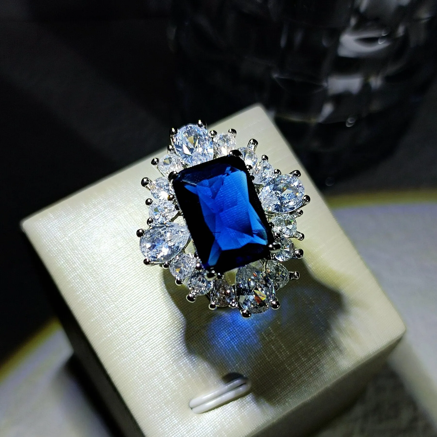 Brilliant Colorless &Blue Cubic Zircon Square Flower Statement Rings for Women Fashion