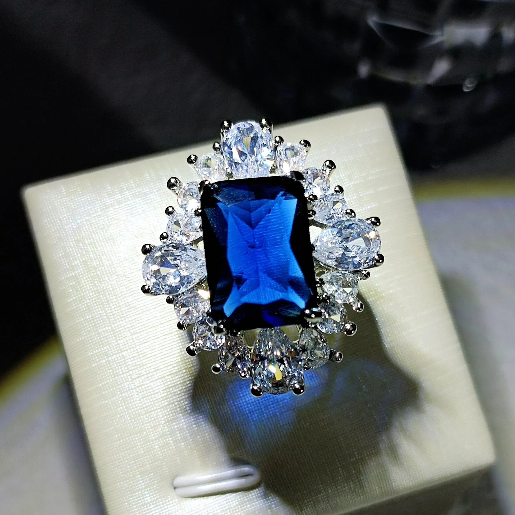 Brilliant Colorless &Blue Cubic Zircon Square Flower Statement Rings for Women Fashion