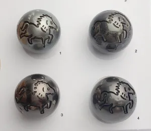 Carved Horse - Chinese Astrology Sign Tattoo Tahitian Pearl 13mm (747)
