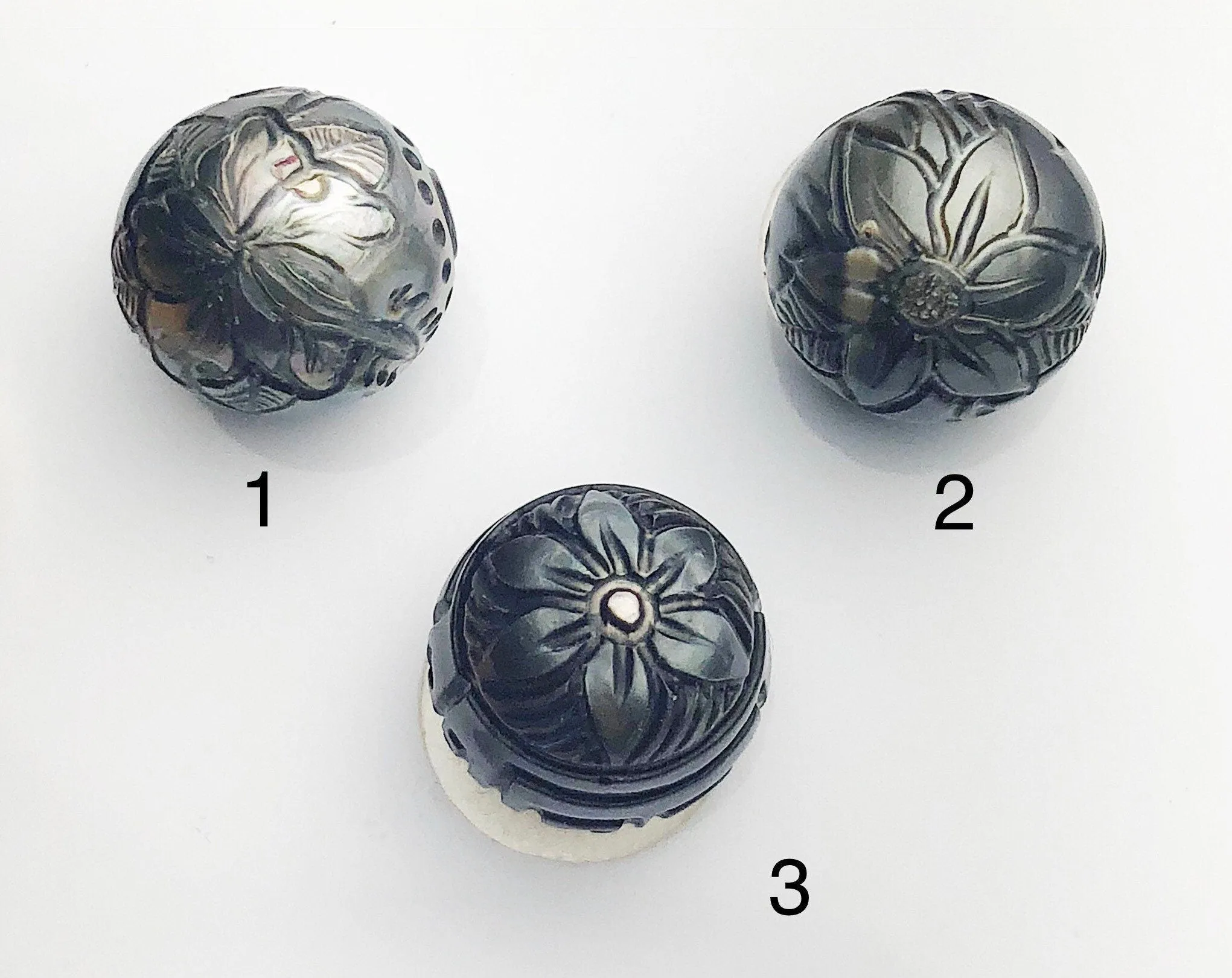 Carved Tattoo Tahitian Pearl 14-15mm (307)