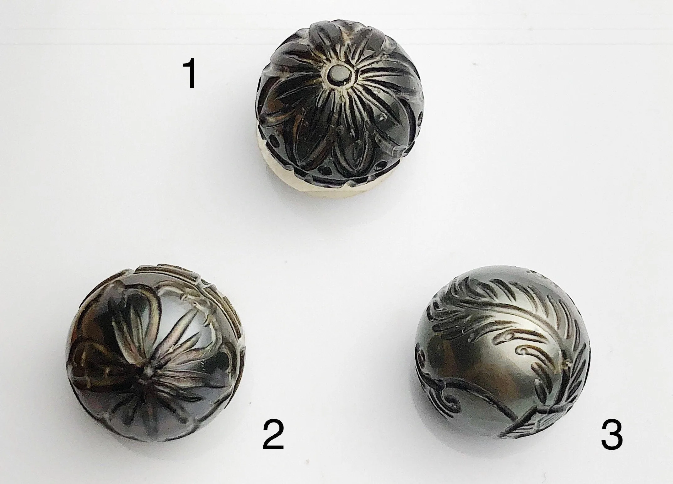 Carved Tattoo Tahitian Pearl 14mm (367)