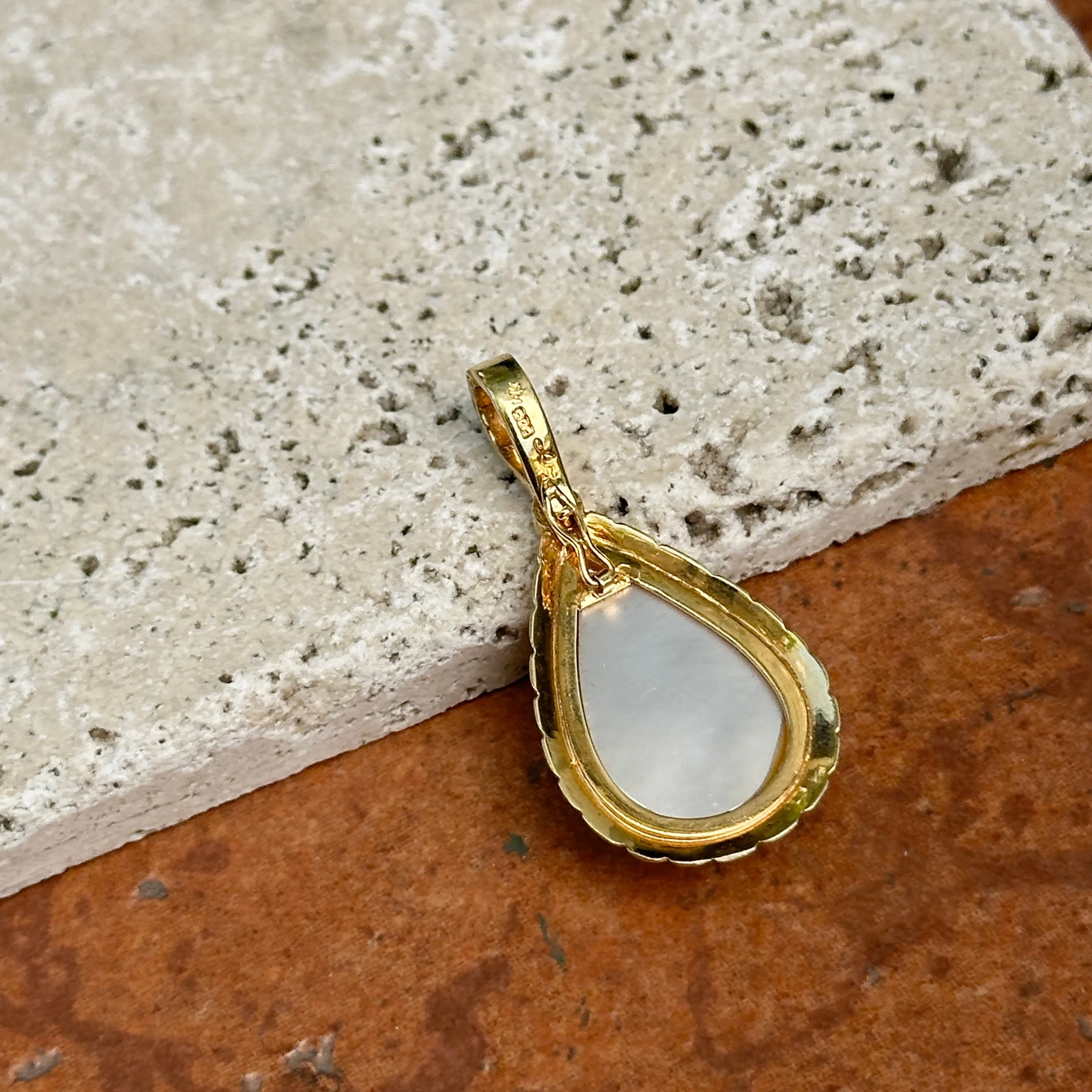 Estate 14KT Yellow Gold Pear Mabe Blister Pearl   Diamond Omega Enhancer Pendant