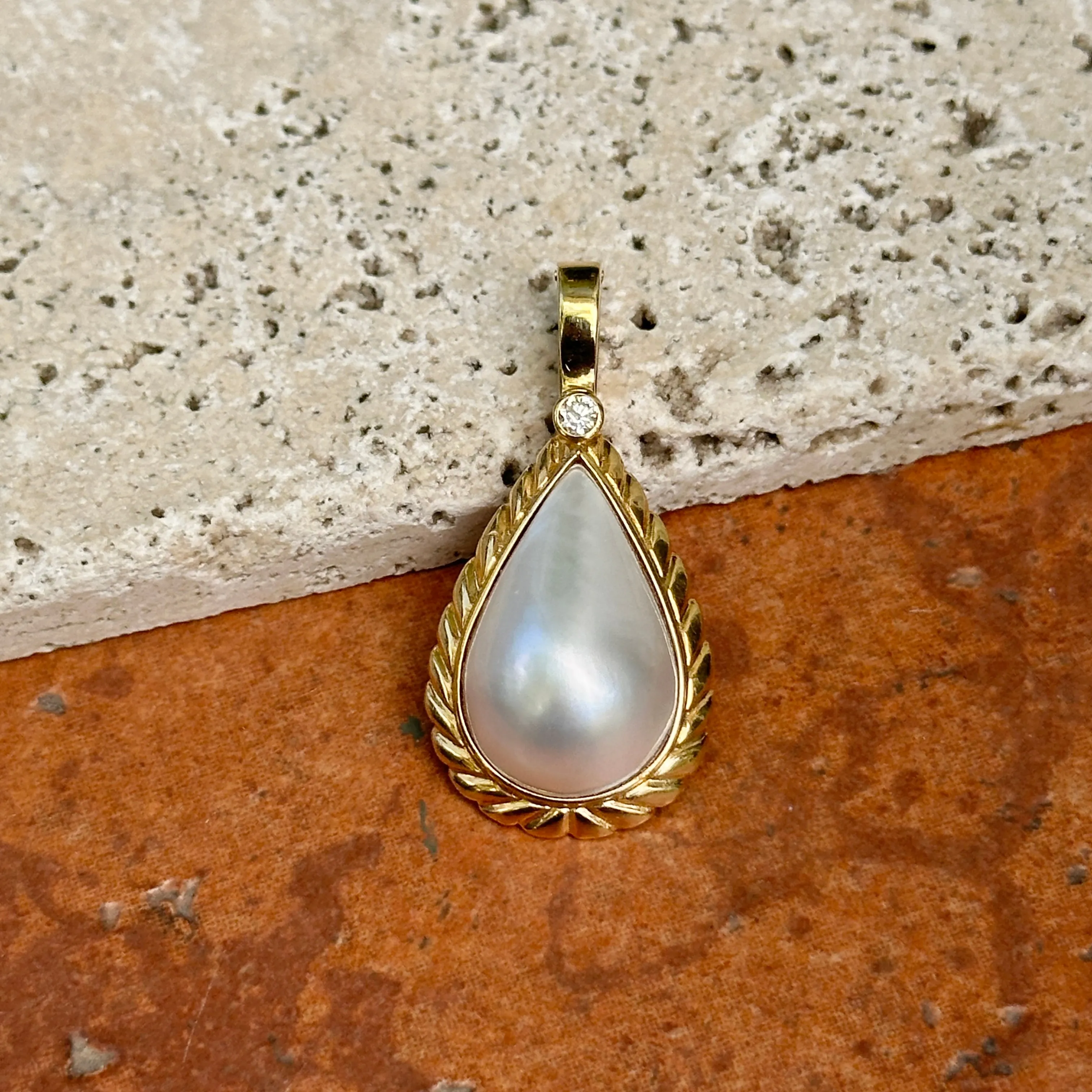 Estate 14KT Yellow Gold Pear Mabe Blister Pearl   Diamond Omega Enhancer Pendant