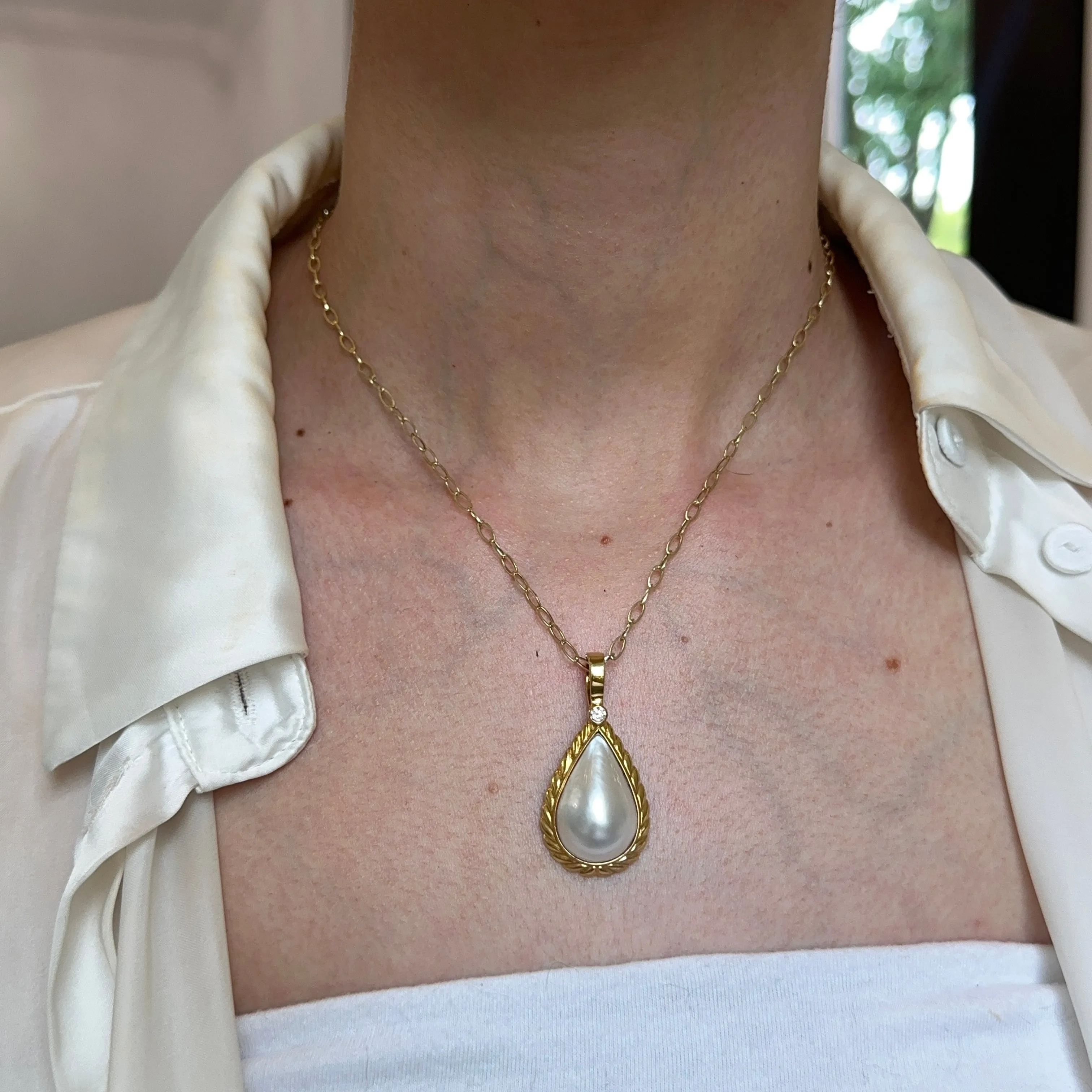 Estate 14KT Yellow Gold Pear Mabe Blister Pearl   Diamond Omega Enhancer Pendant