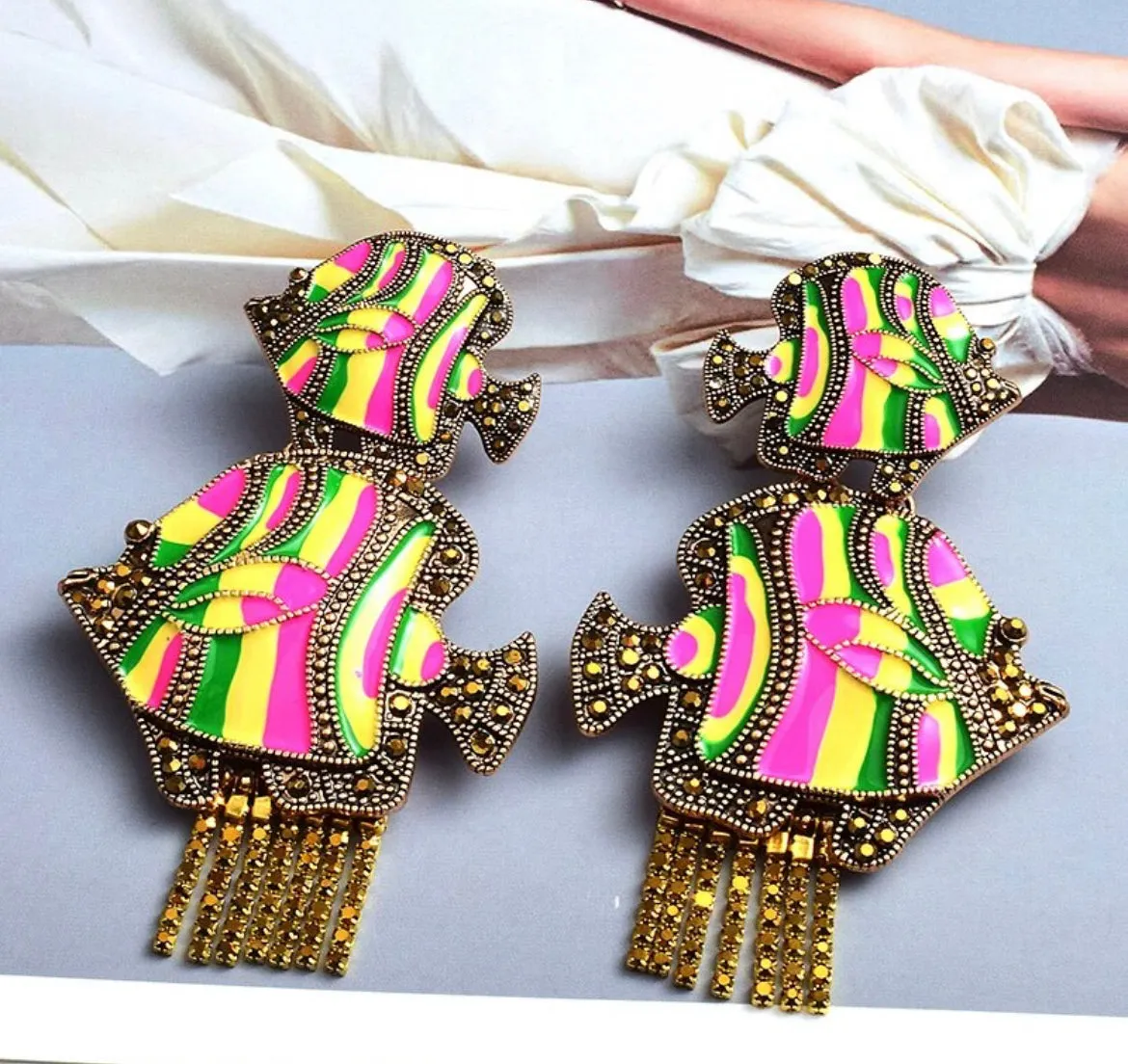 FINDING NEMO STATEMENT EARRINGS