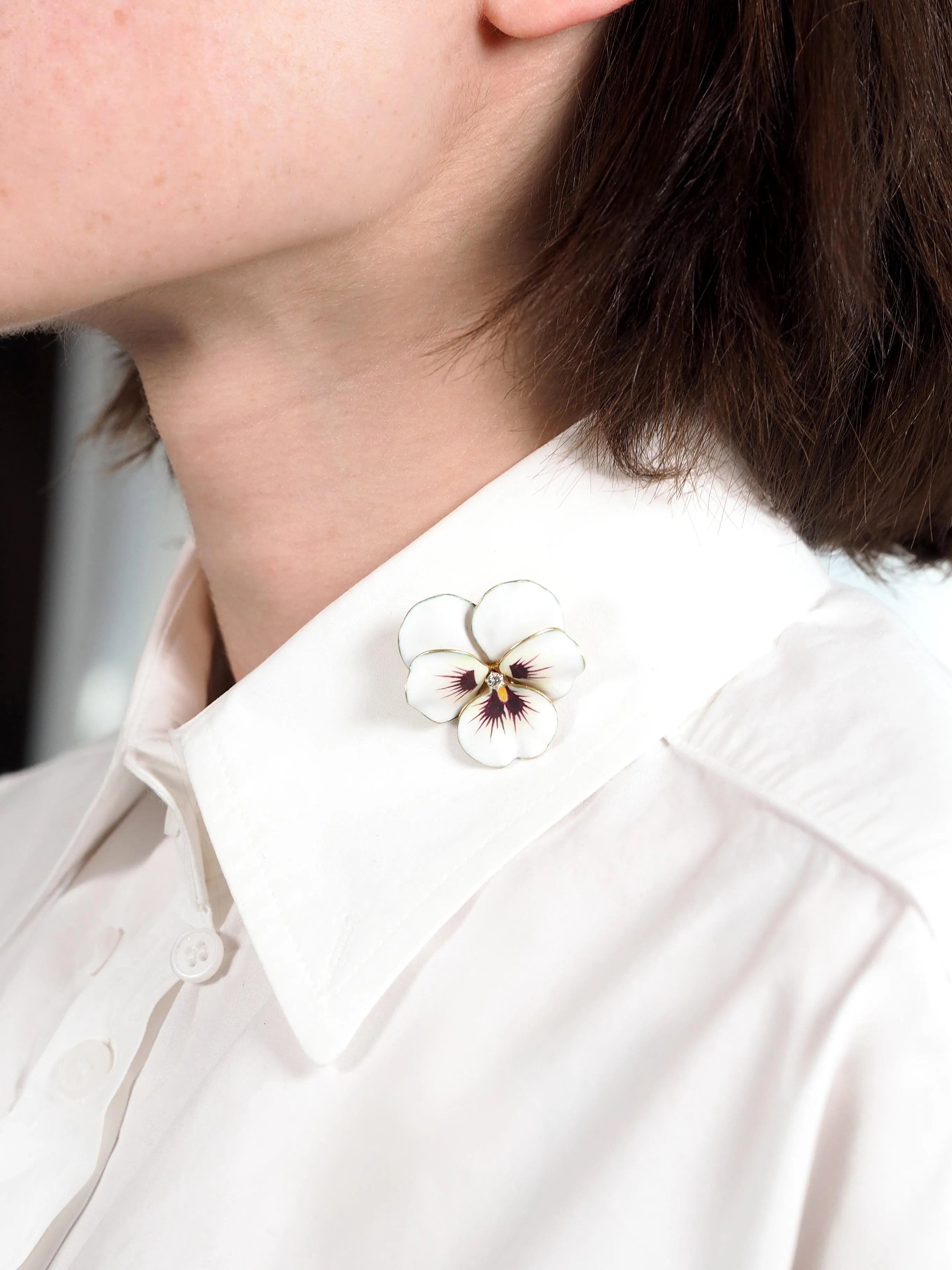 Hedges & Co. Art Nouveau Diamond White Enamel 14 Karat Yellow Gold Antique Pansy Brooch