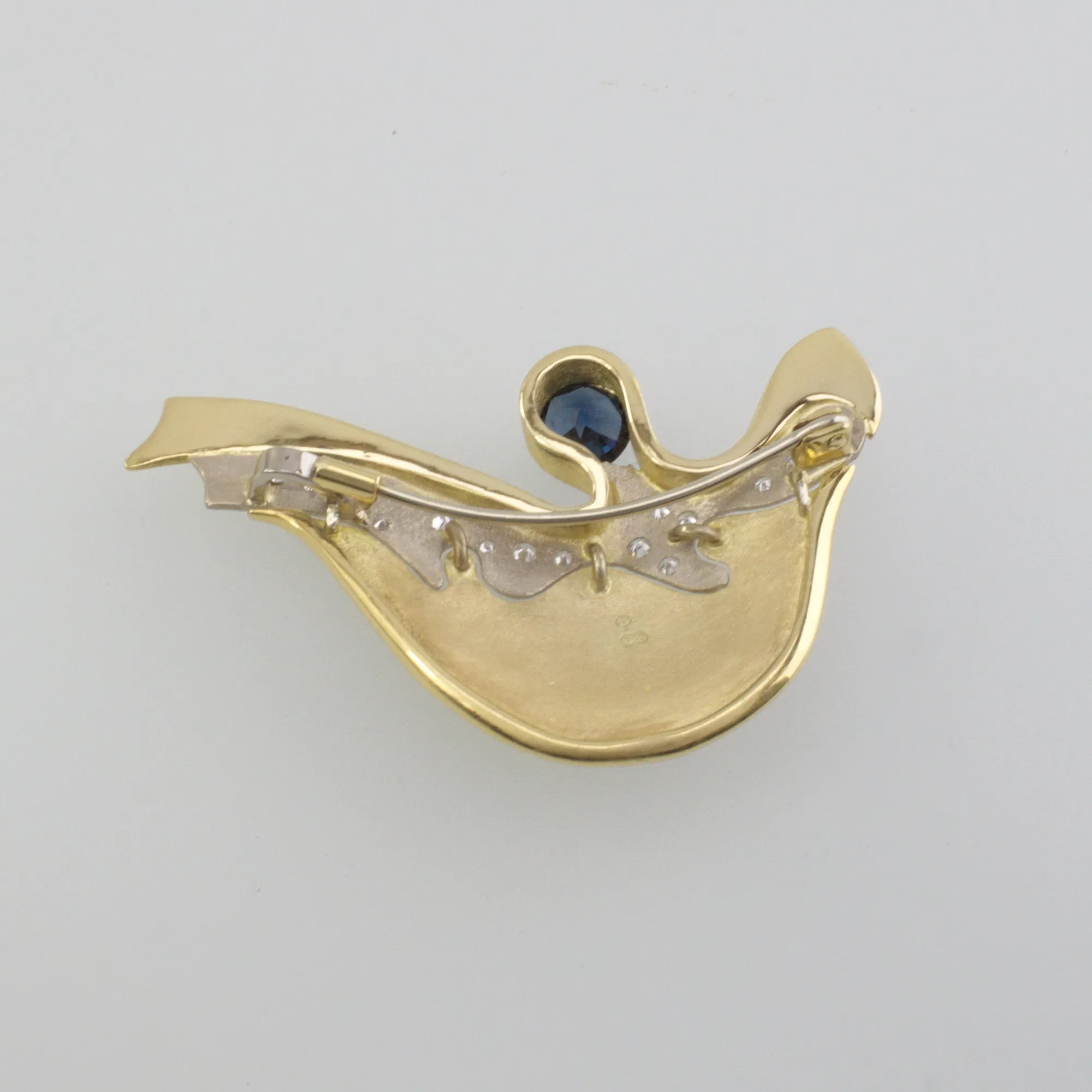 'LANDSCAPE CONTOURS' handcrafted 750 (18kt) yellow & white gold pendant/brooch combination, blue sapphire & diamonds