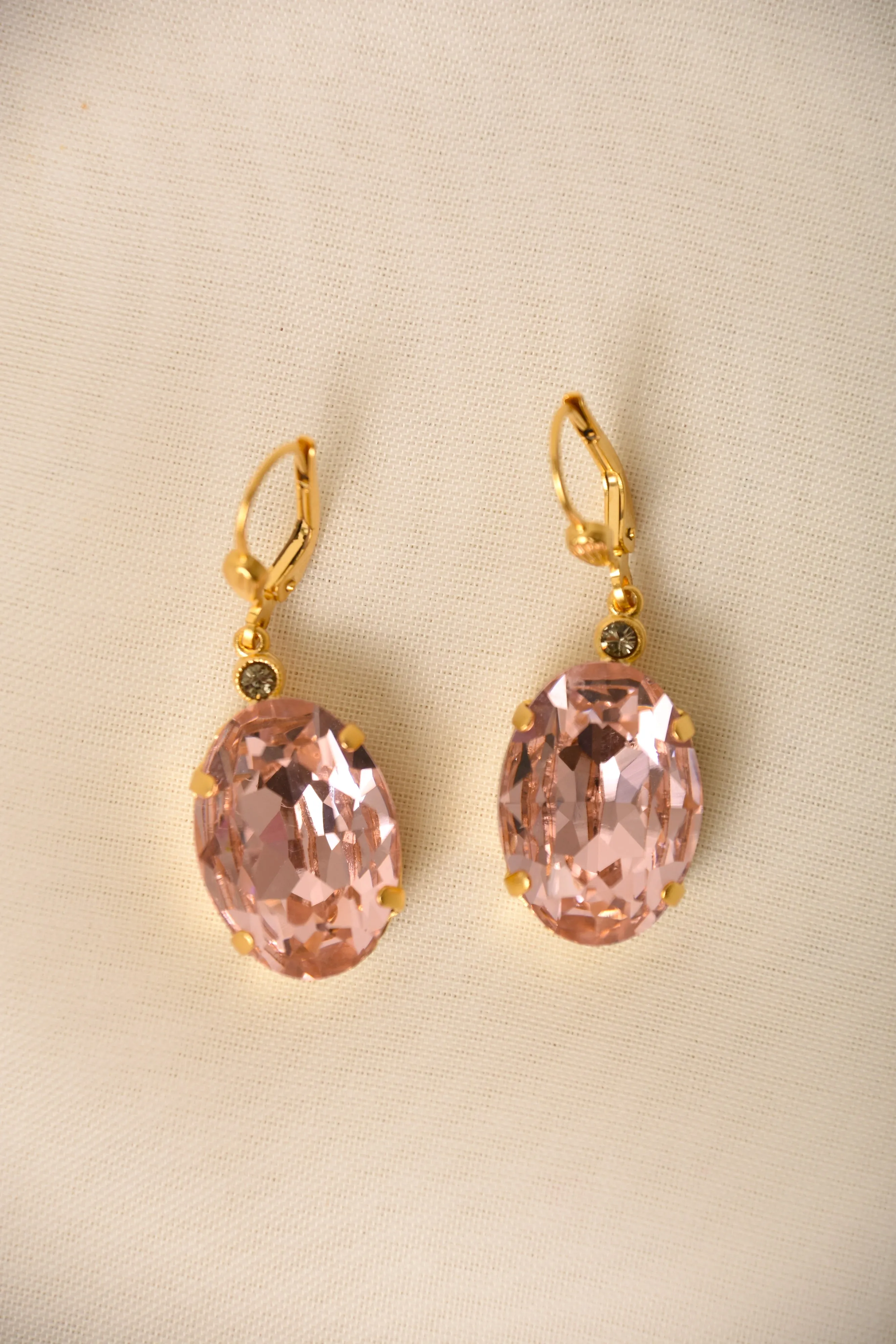 LARGE OVAL CRYSTAL EARRING
