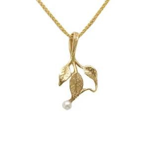 Leaf cluster with a pearl