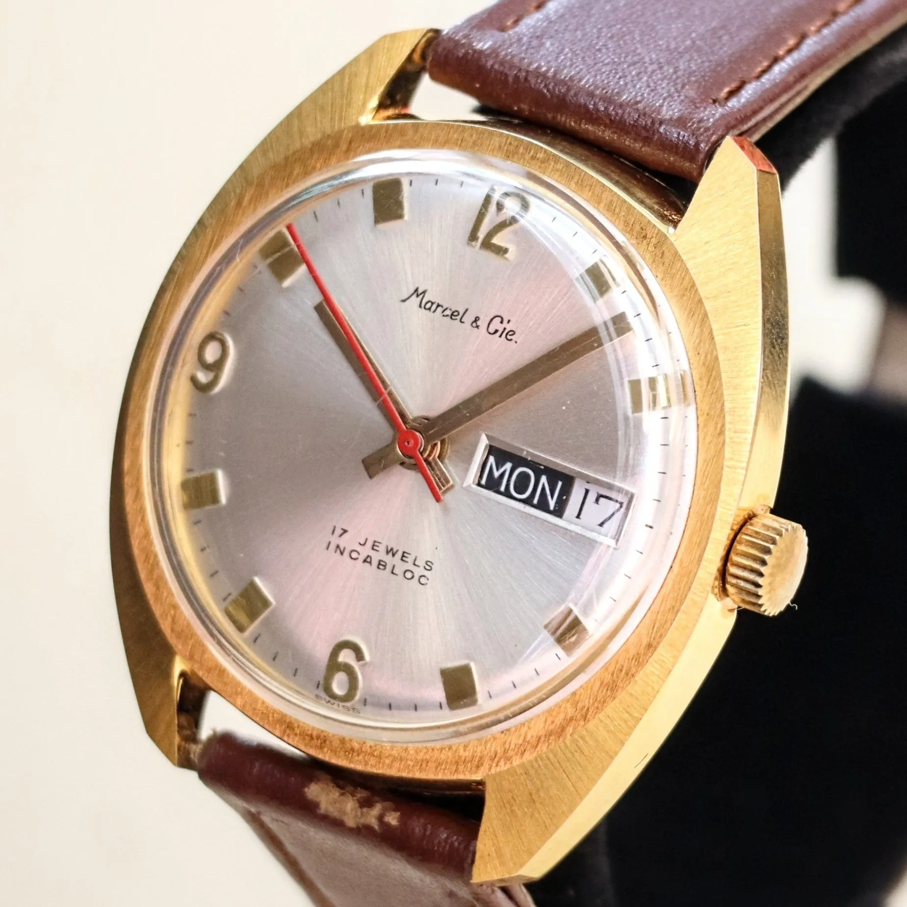 Marcel & Cie. Watch 17 Jewels Cal. 1137 Incabloc Day/Date Wristwatch Swiss Made Vintage Wristwatch