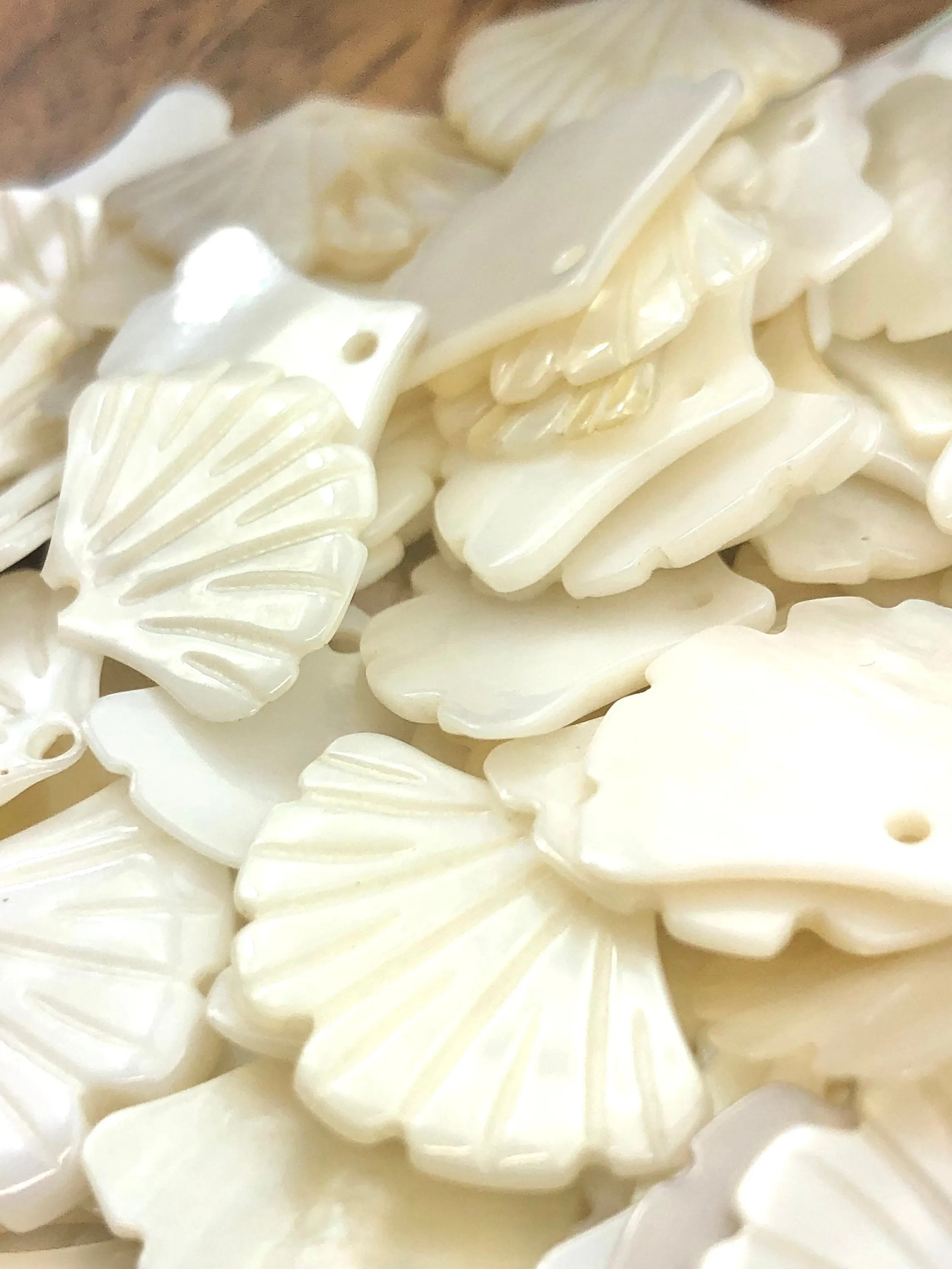 Mother Of Pearl Fan Sku#M272