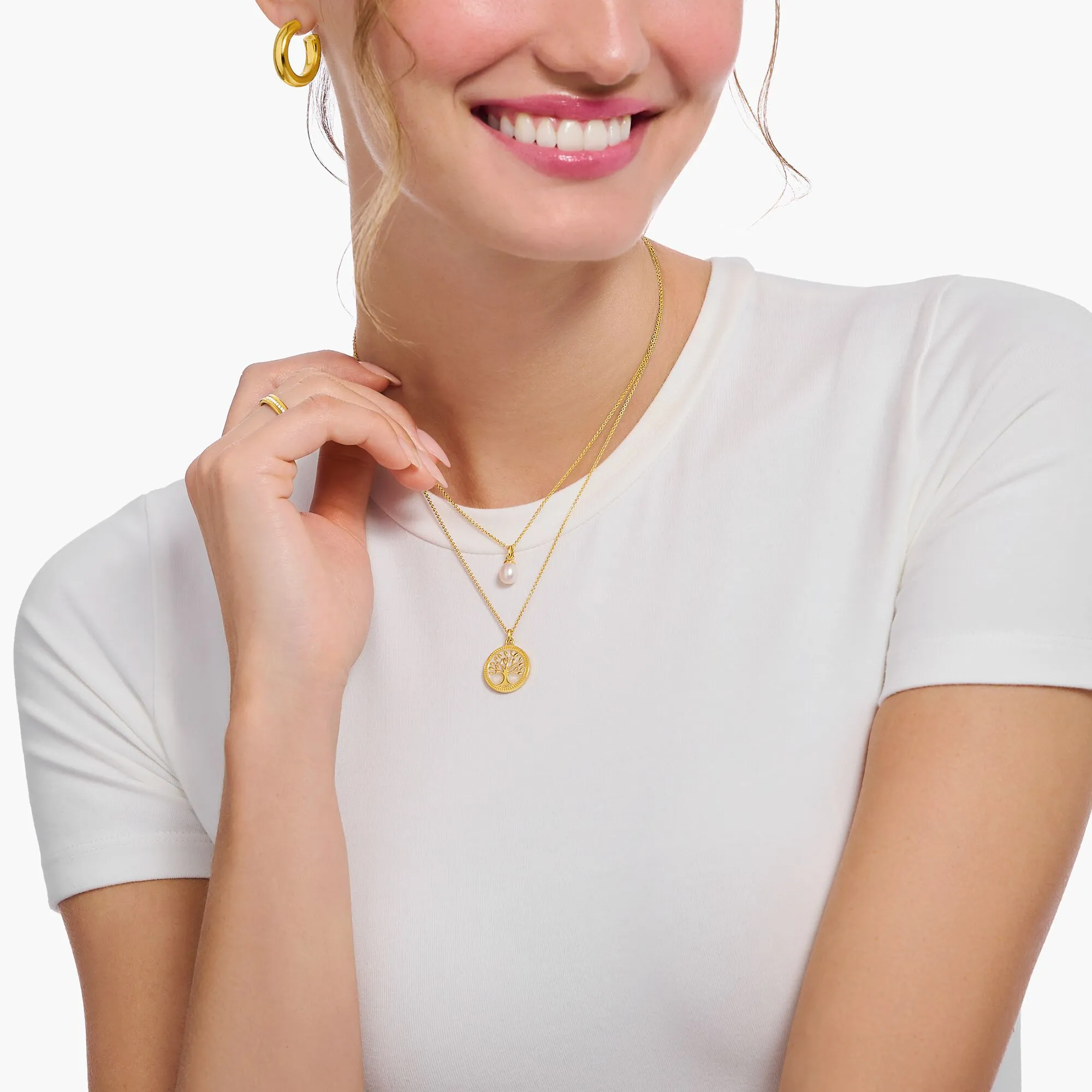 Necklace with freshwater pearl pendant