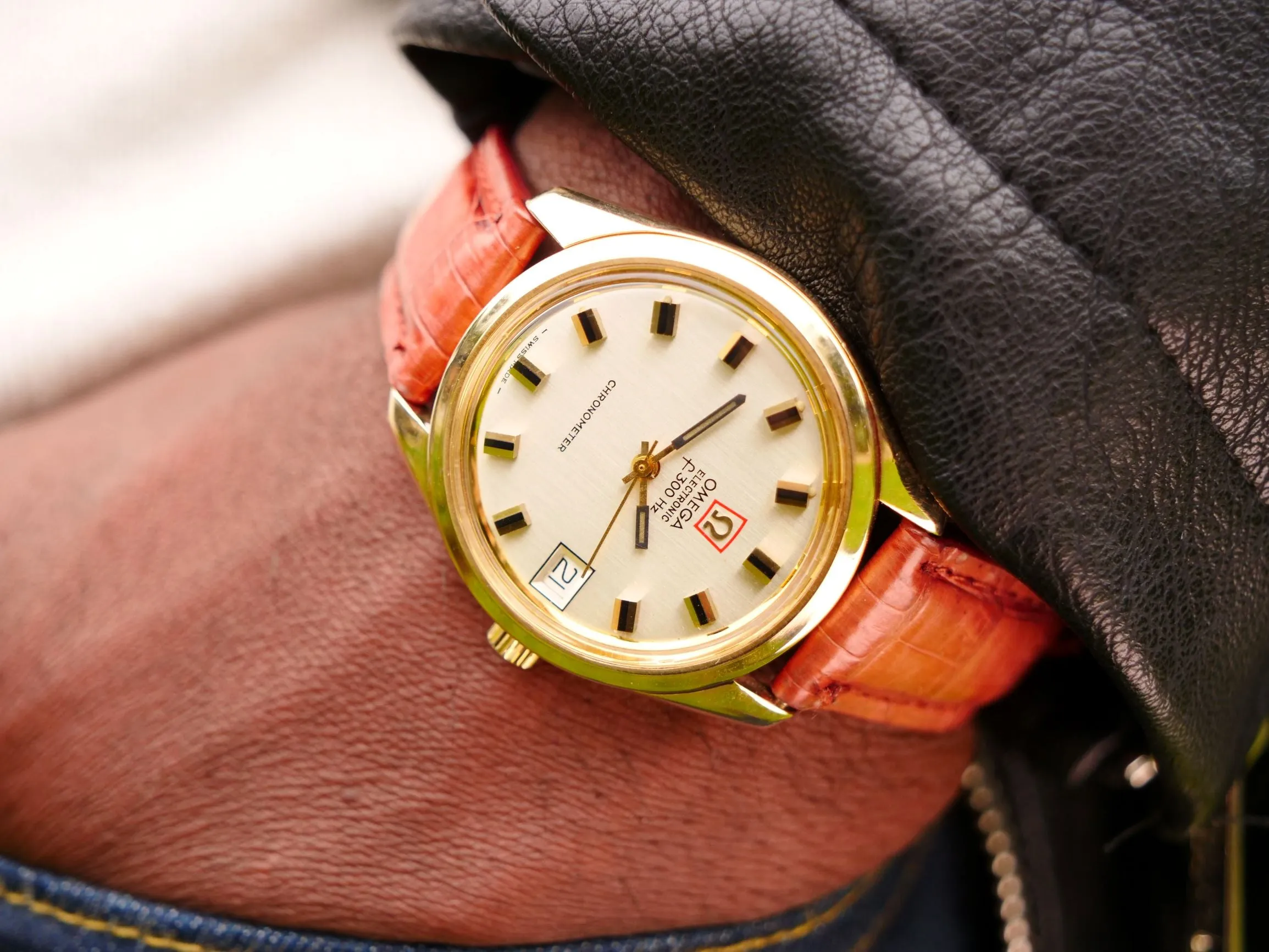 Omega F300 solid gold