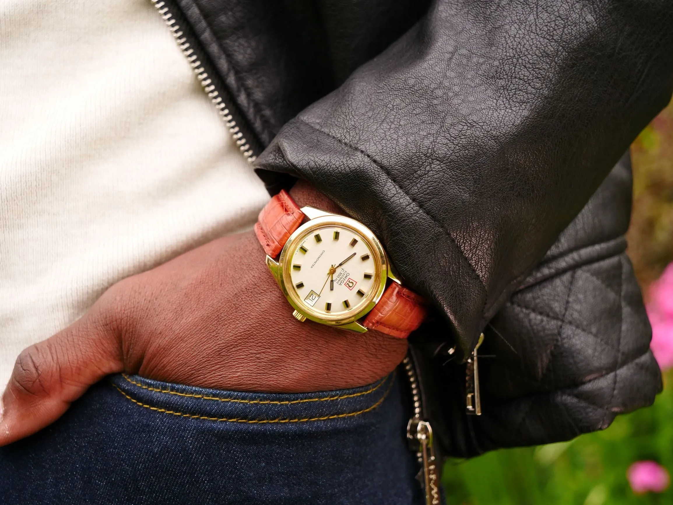 Omega F300 solid gold