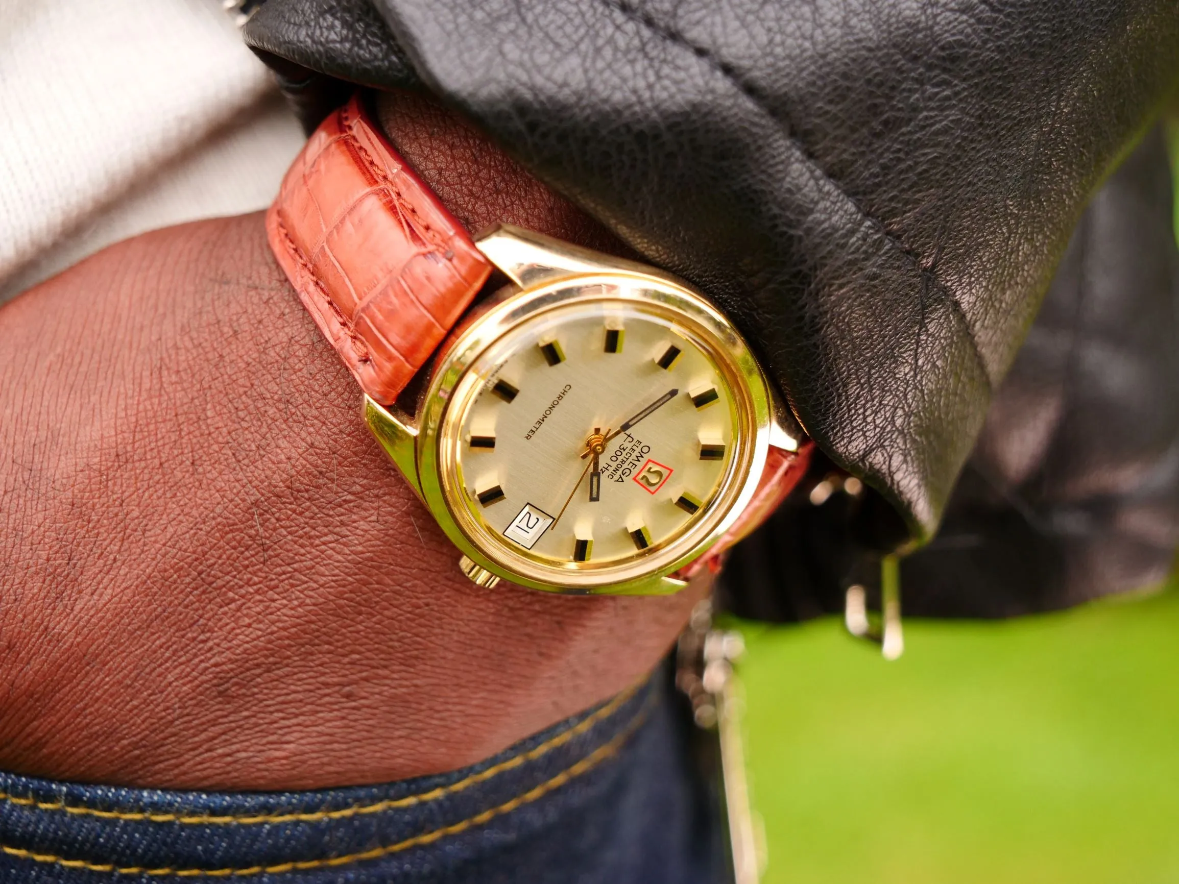Omega F300 solid gold
