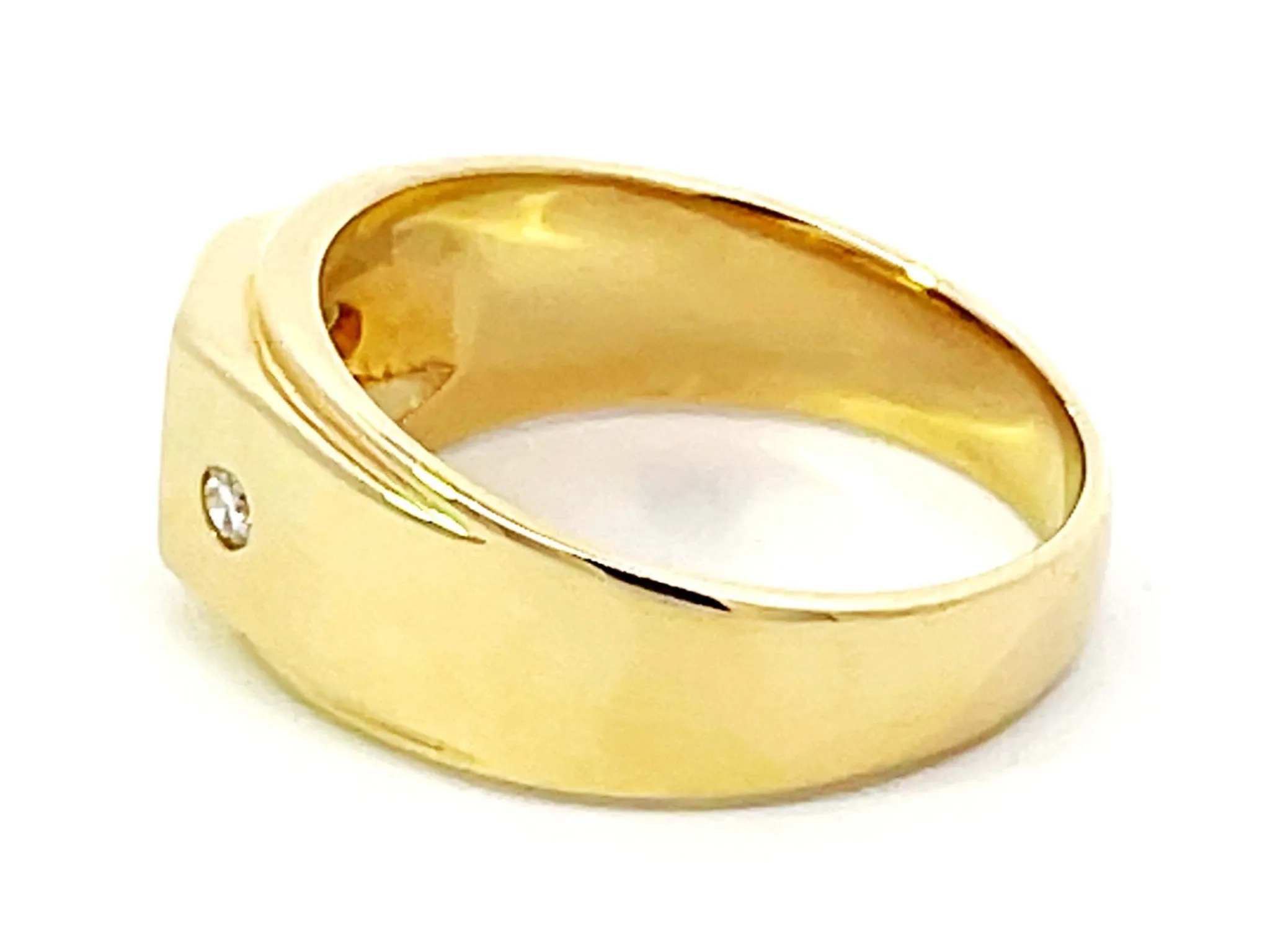 Oval Burma Red Ruby and Diamond Ring 18k Yellow Gold