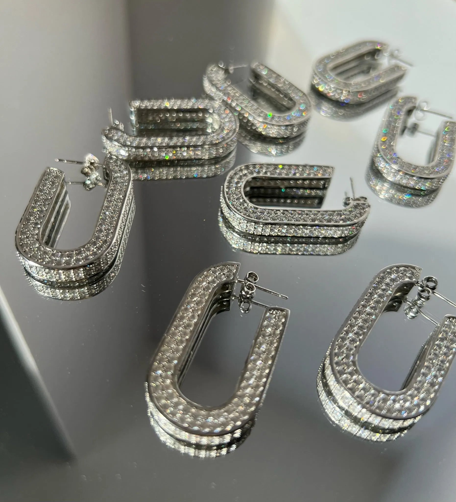 PAVÉ U-LINK EARRINGS