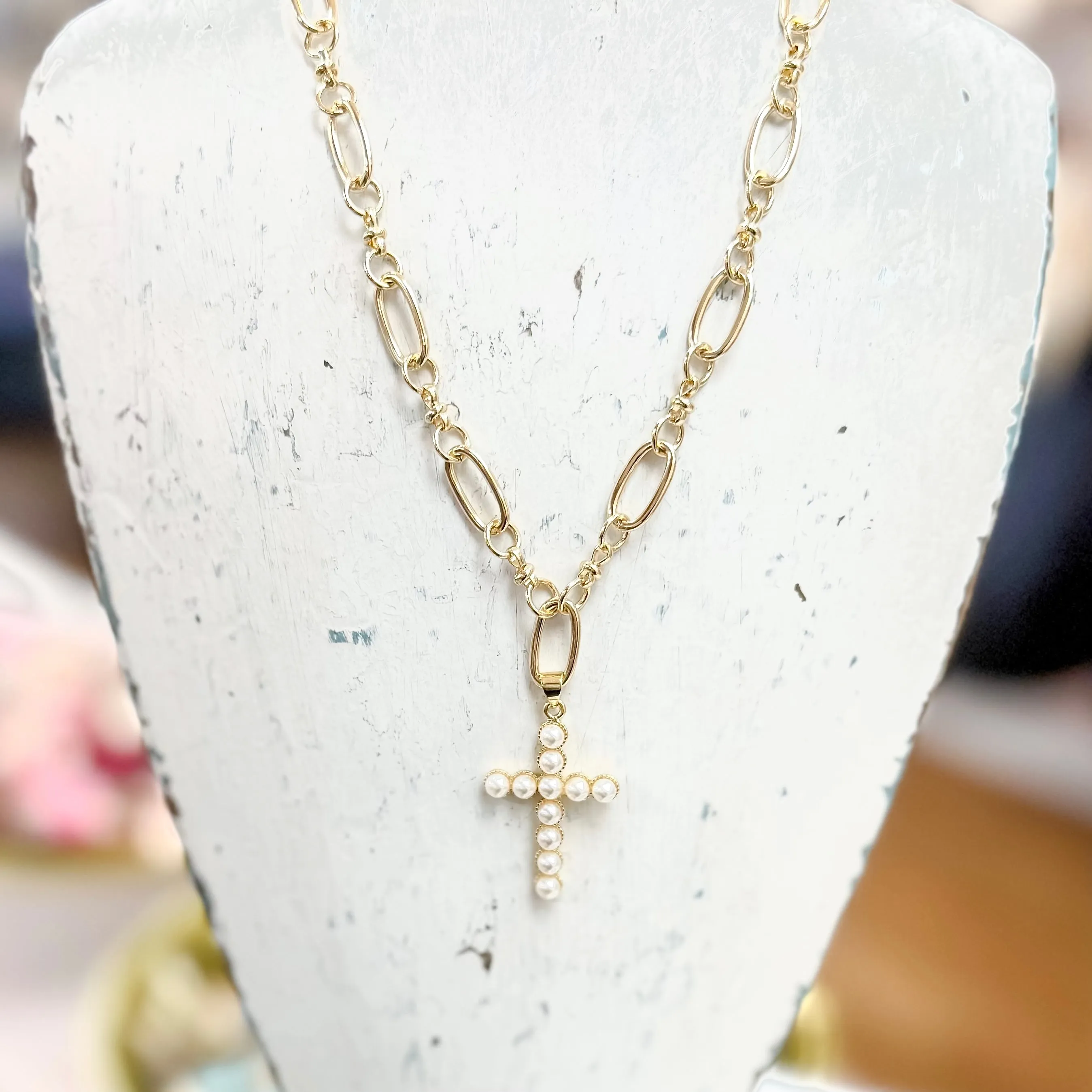 Pearl Oval Chain Cross Necklace