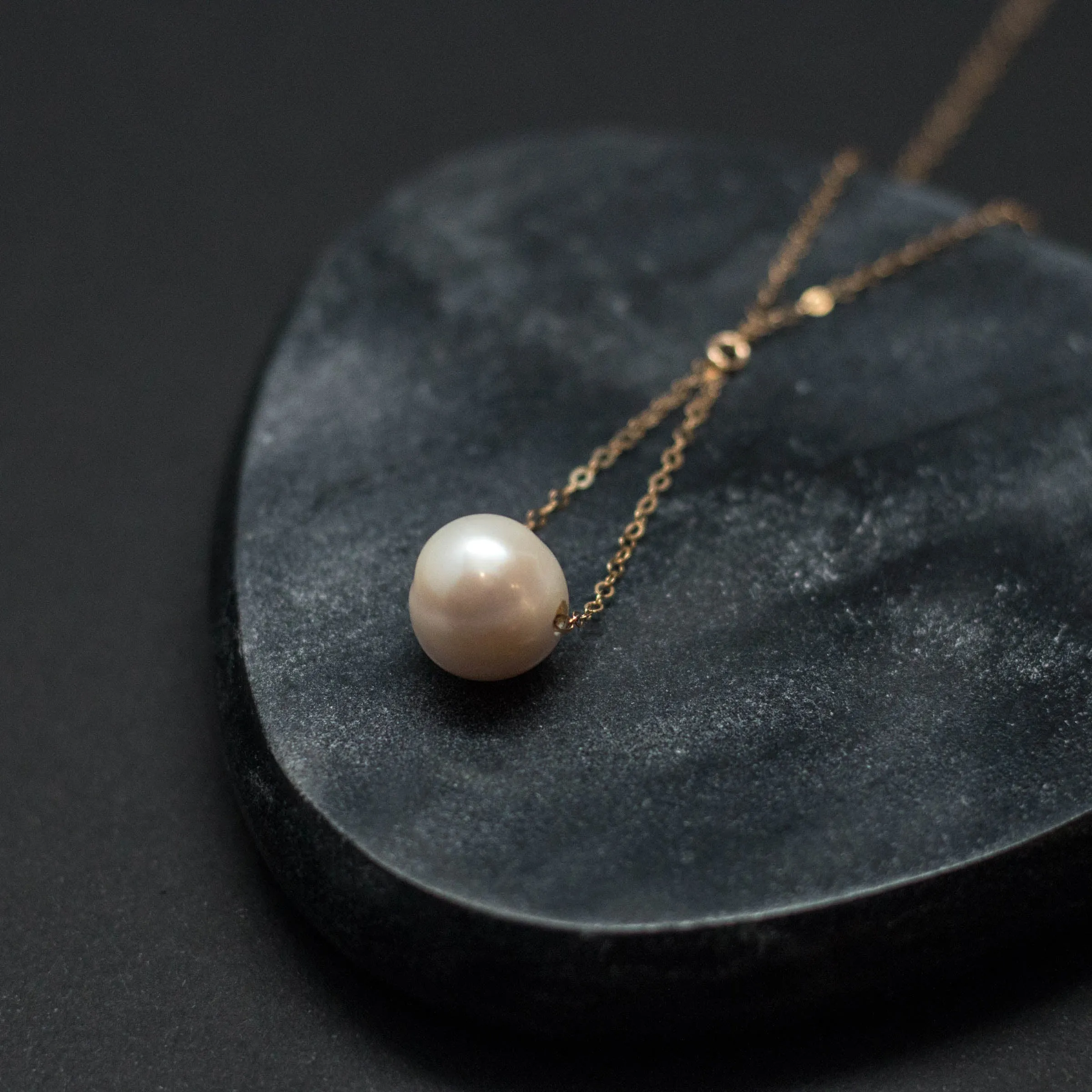 pearl trapeze necklace