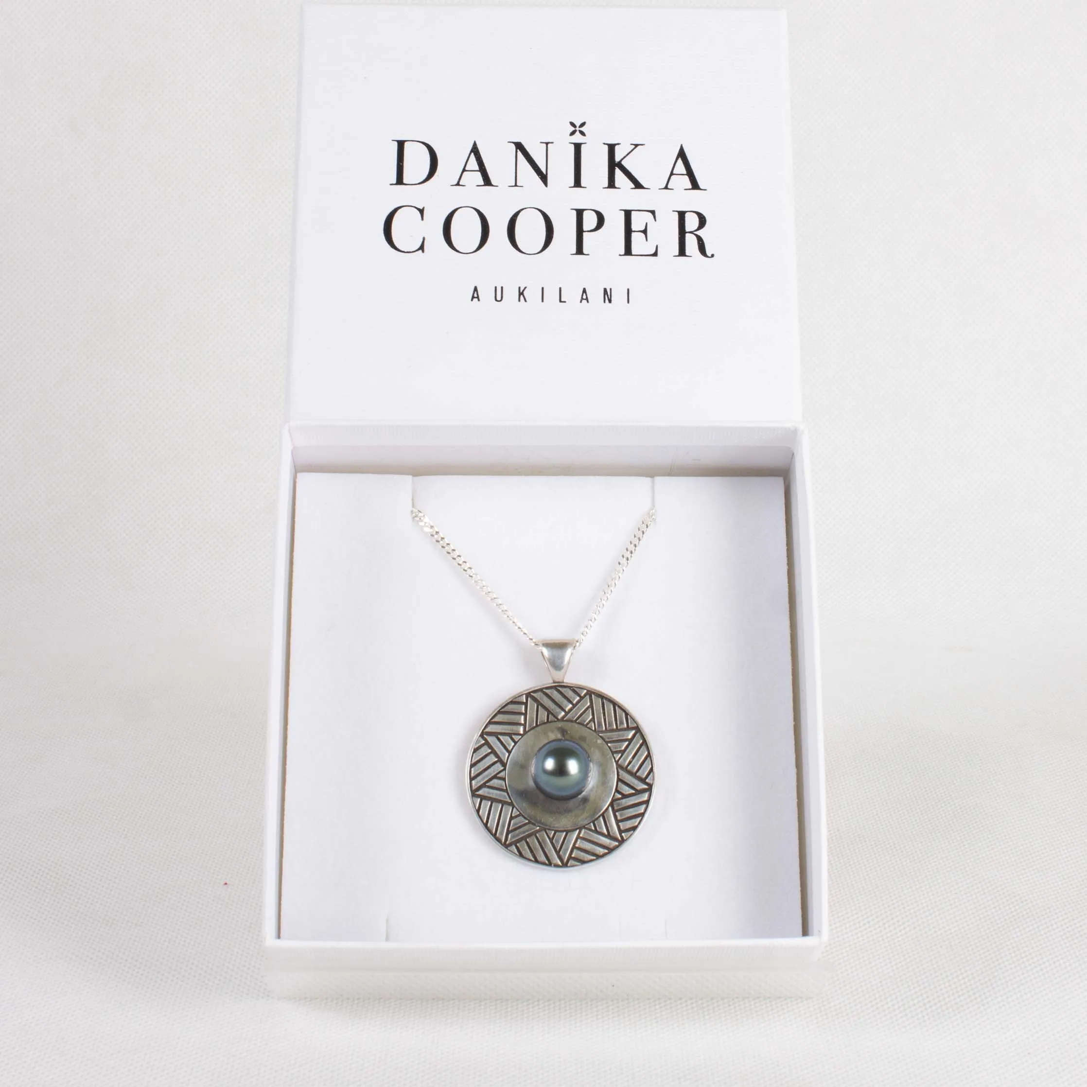 Pili Necklace