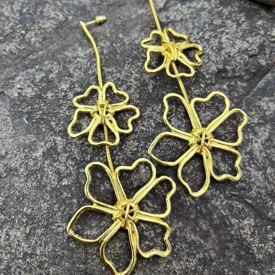 ROSA EARRING