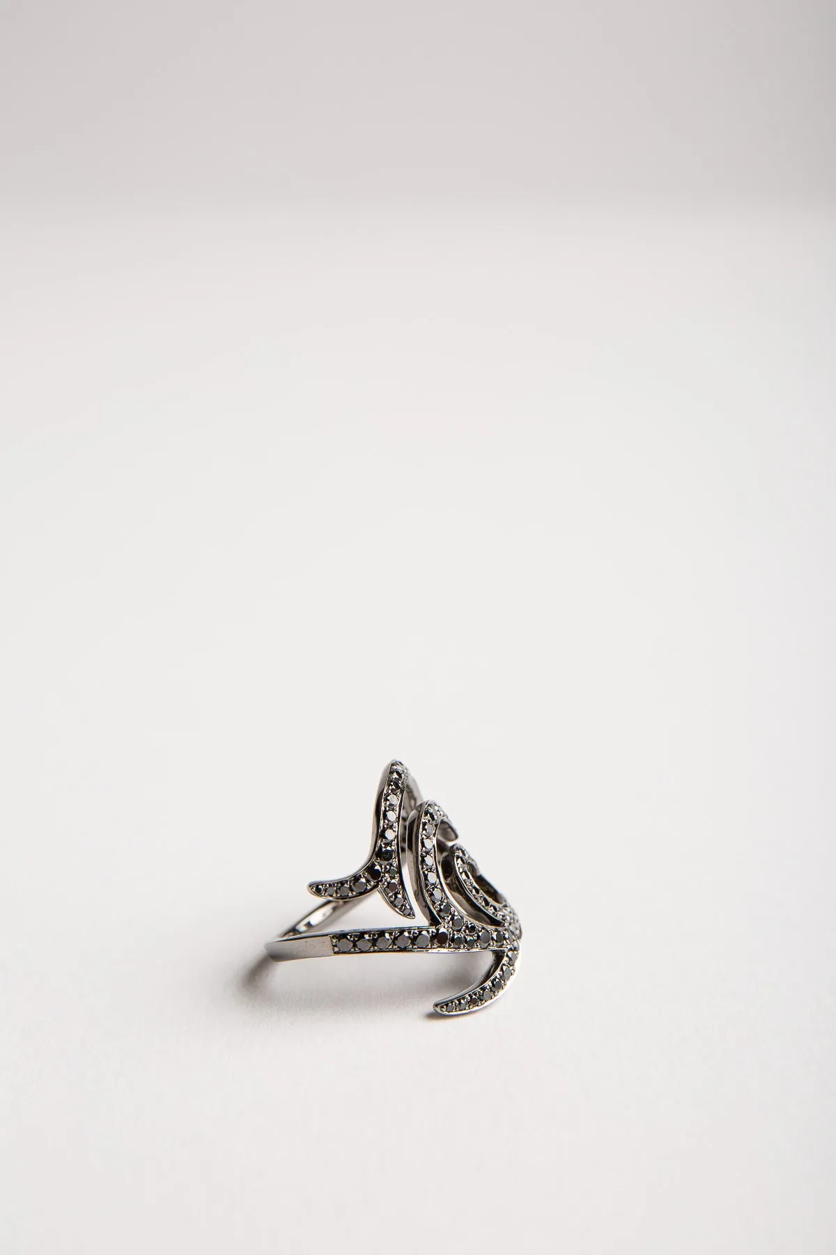 STEFERE | 18K WHITE GOLD 89 BLACK DIAMOND RING