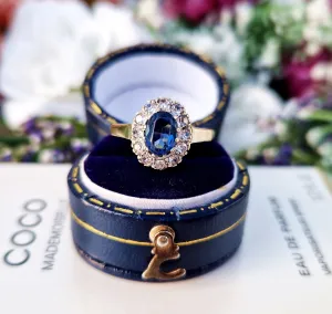 Vintage 1967 9ct Yellow Gold Classic Cornflower Blue Spinel Cluster Ring / Size M or 6.5