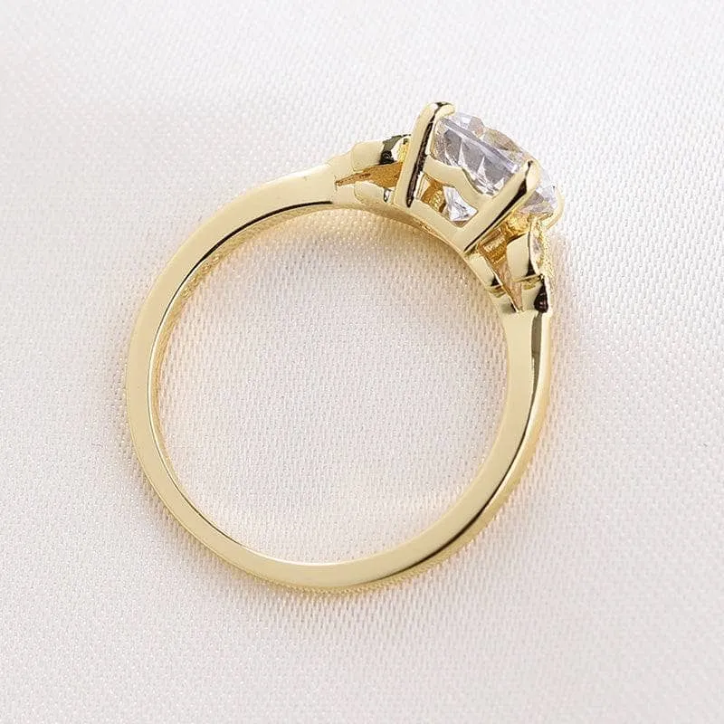 Yellow Gold Round Cut Engagement Ring